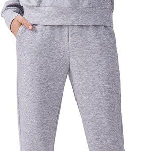 Lightweight Women's 2-Piece Tracksuit - Half Zip Sweatshirt & Jogger Set